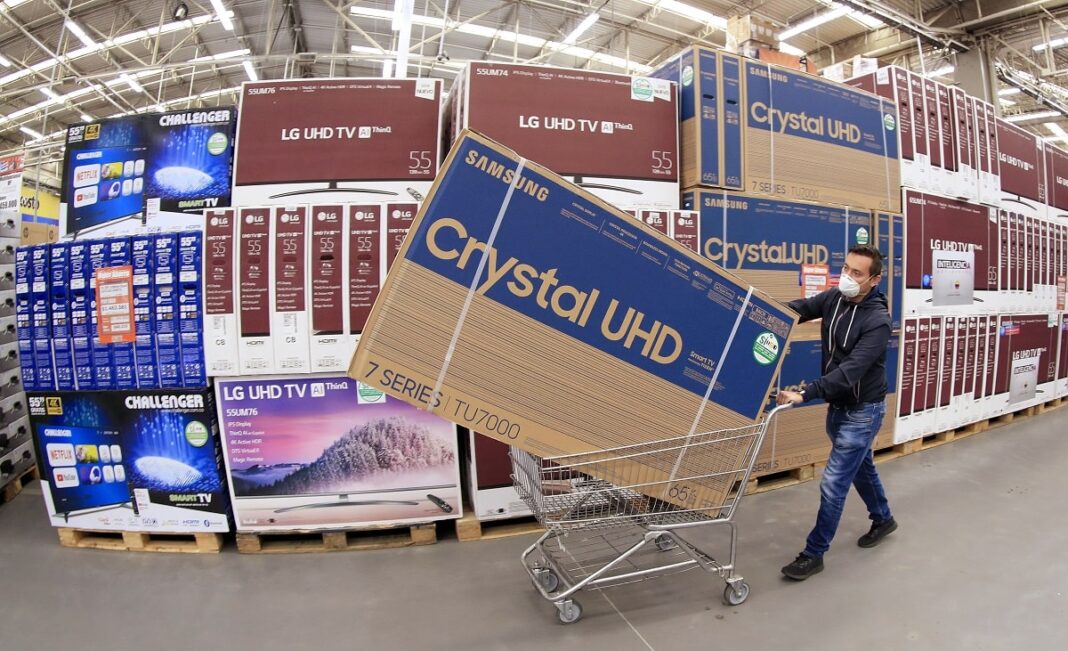 compras-durante-el-primer-dia-sin-iva-en-colombia-1